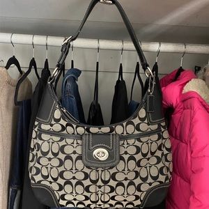 Coach Hamptons Hobo Shoulder bag in Jacqueline signature